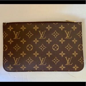 Louis Vuitton Neverfull Pouch in Monogram